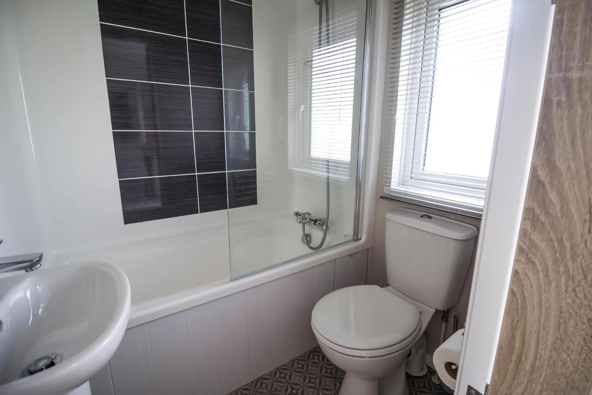 Stunning Caravan With Full Sea Views At Broadland Sands In Suffolk Ref 20236Bs Hopton on Sea Екстериор снимка