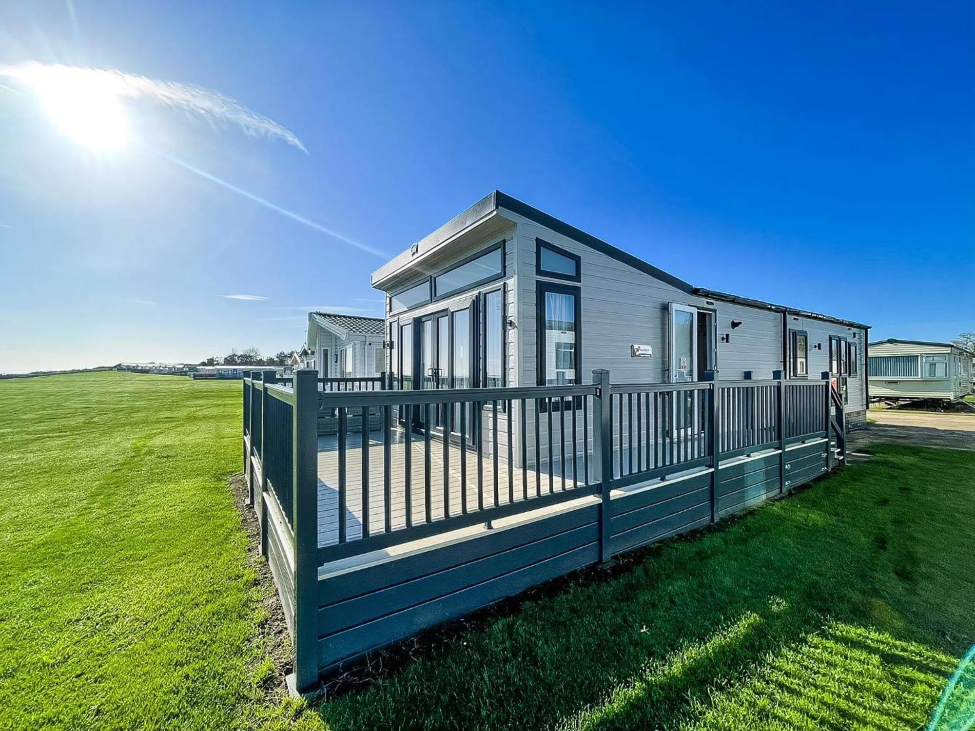 Stunning Caravan With Full Sea Views At Broadland Sands In Suffolk Ref 20236Bs Hopton on Sea Екстериор снимка